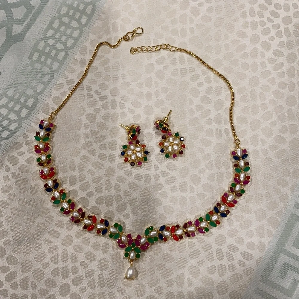 Multi-colored necklace and earrings set !!trade!! - Picture 2 of 4